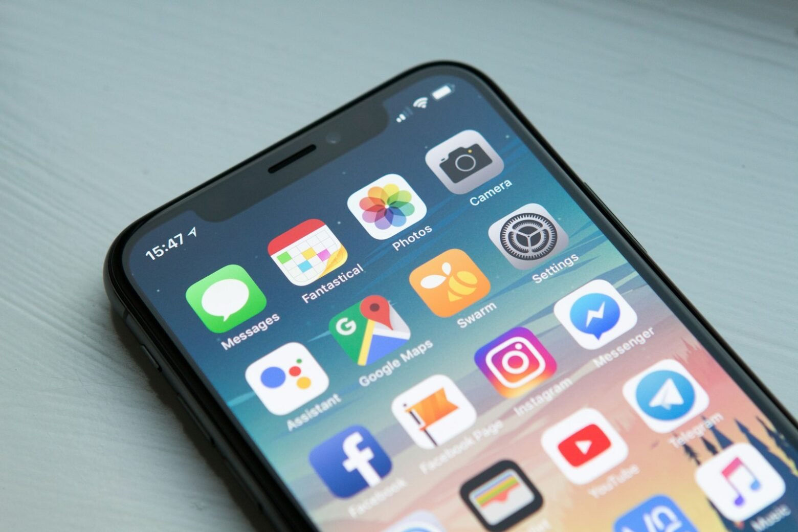 Smartphone showing mobile apps for mobile developer recruitment Sydney