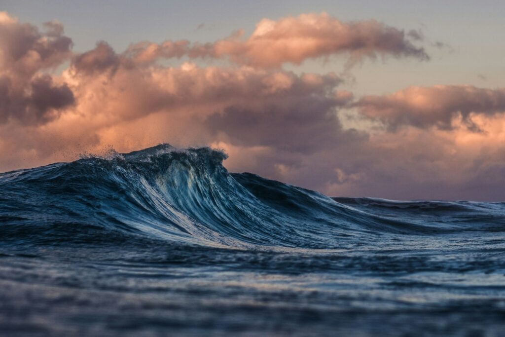 Rolling ocean waves representing Big Wave Digital